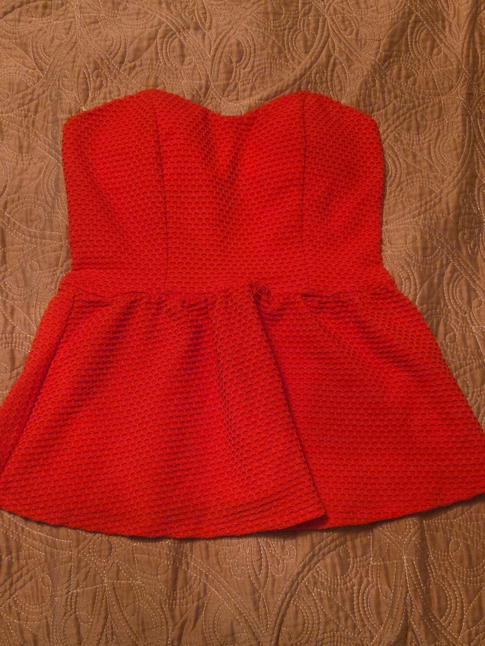 Mendocino Strapless Red Textured Peplum Top